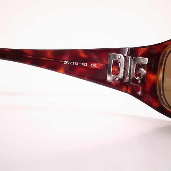 Dolce & Gabbana Tortoise Sunglasses with Signature Coach Case - Picture 8 of 11